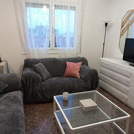 Cozy And Sunny Penthouse Fira Bcn Apartman L'Hospitalet de Llobregat Kültér fotó