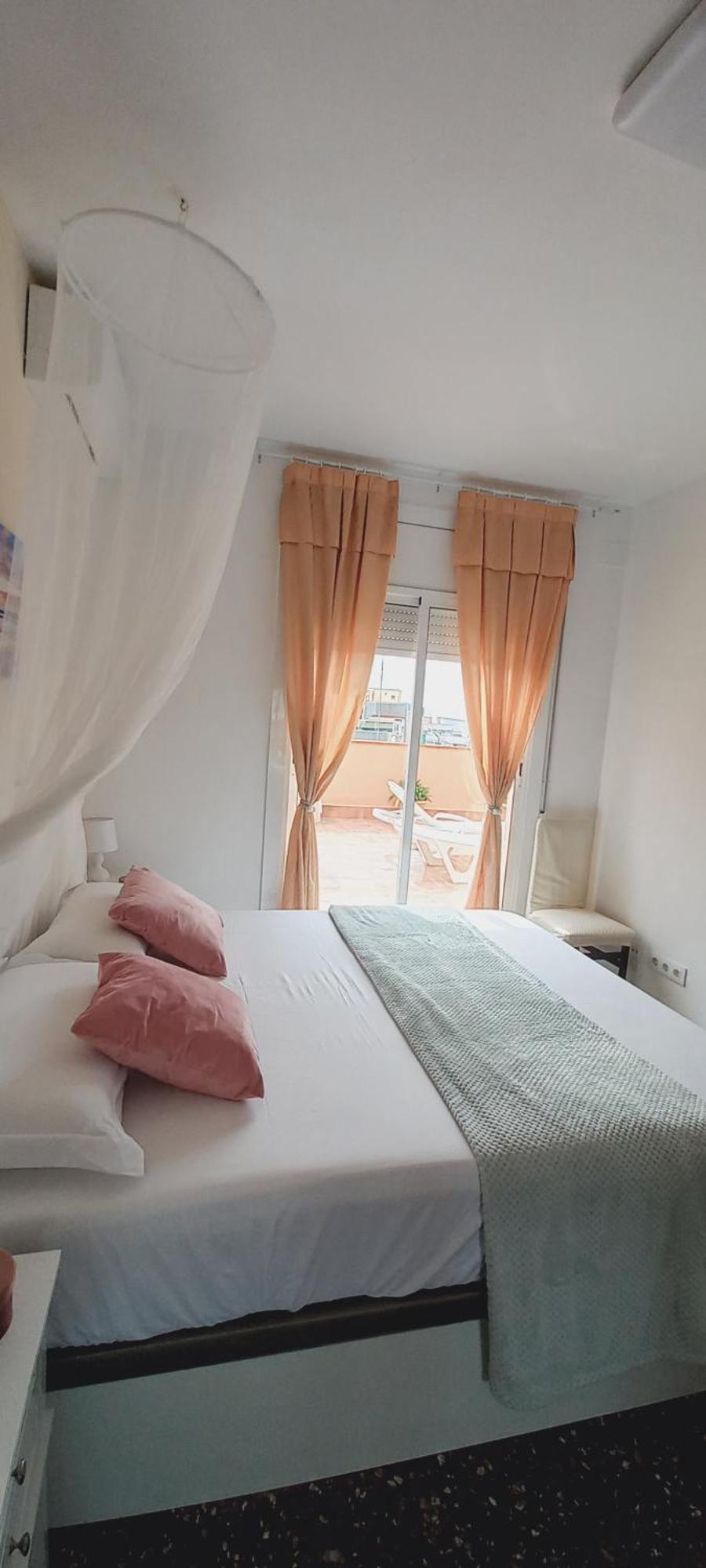 Cozy And Sunny Penthouse Fira Bcn Apartman L'Hospitalet de Llobregat Kültér fotó