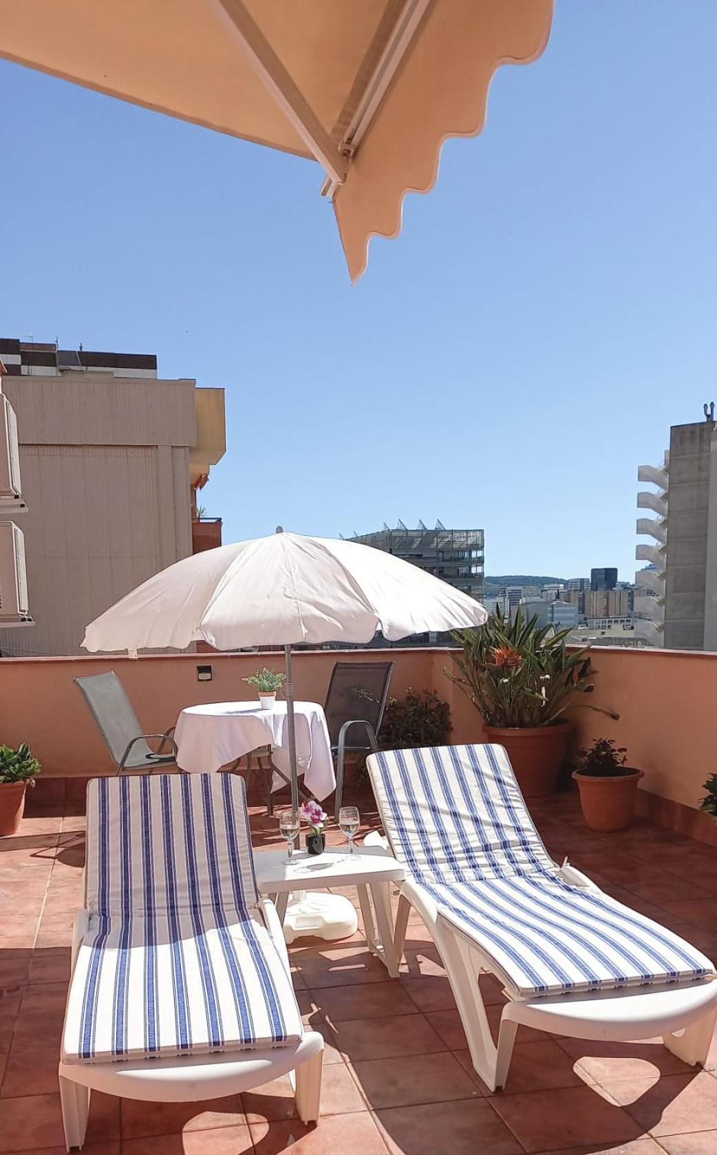 Cozy And Sunny Penthouse Fira Bcn Apartman L'Hospitalet de Llobregat Kültér fotó